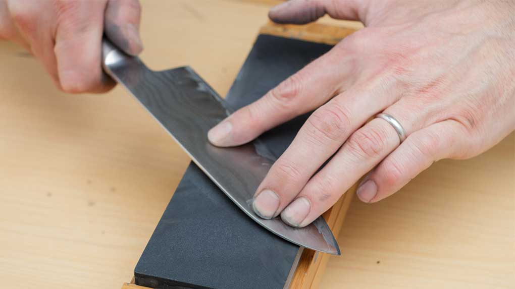 How to Use a Whetstone The 10 Steps Guideline JUST MACHETE